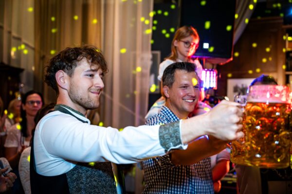 Zündwerk Oktoberfest 2025 im Zündwerk Living Room